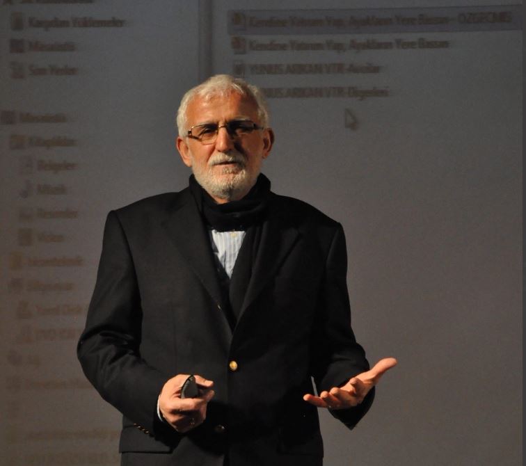 Sosyal medya çılgınlığı… Neme lâzım, dikkat etmek lâzım!.. Sosyal medya çılgınlığı… Neme lâzım, dikkat etmek lâzım!..