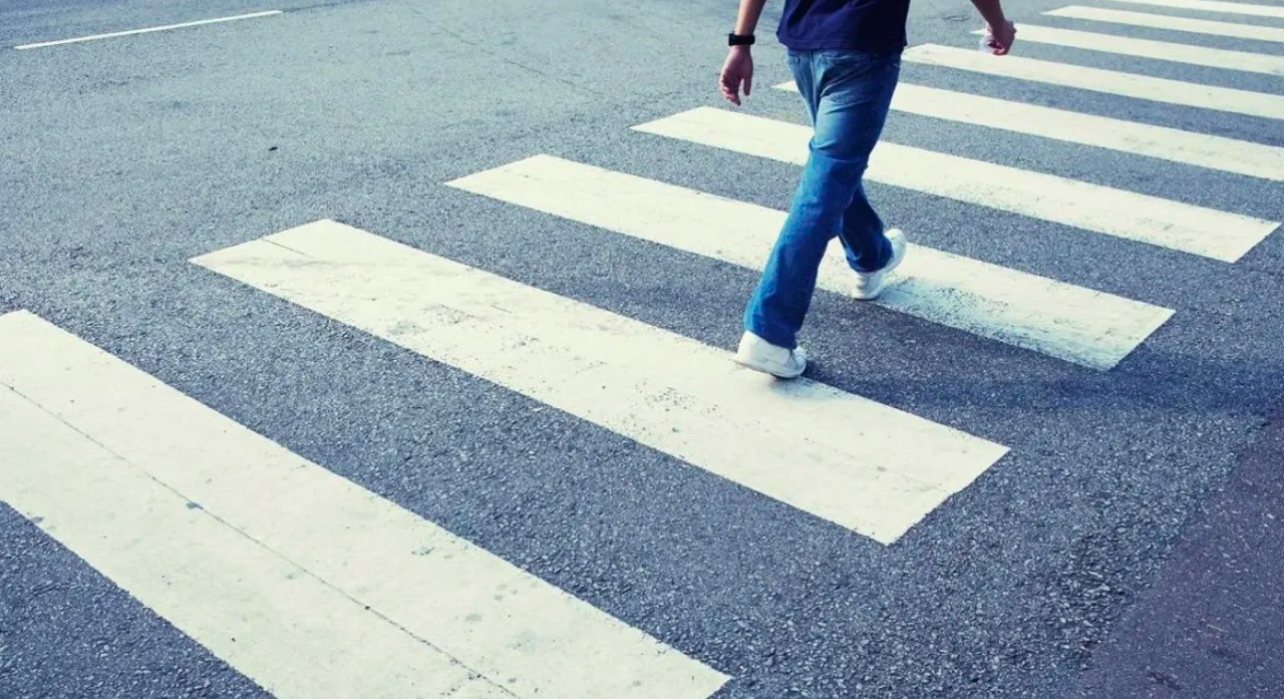 Dornbirn’de Polis Aracı Anne ve Çocuğa Çarptı Dornbirn’de Polis Aracı Anne ve Çocuğa Çarptı