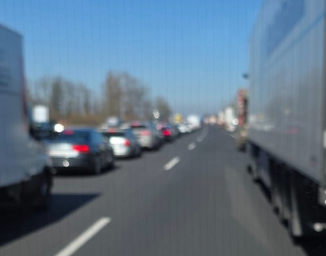 Rheintal Otobanı’nda Zincirleme Kaza: 3 Yaralı, Trafikte Aksamalar