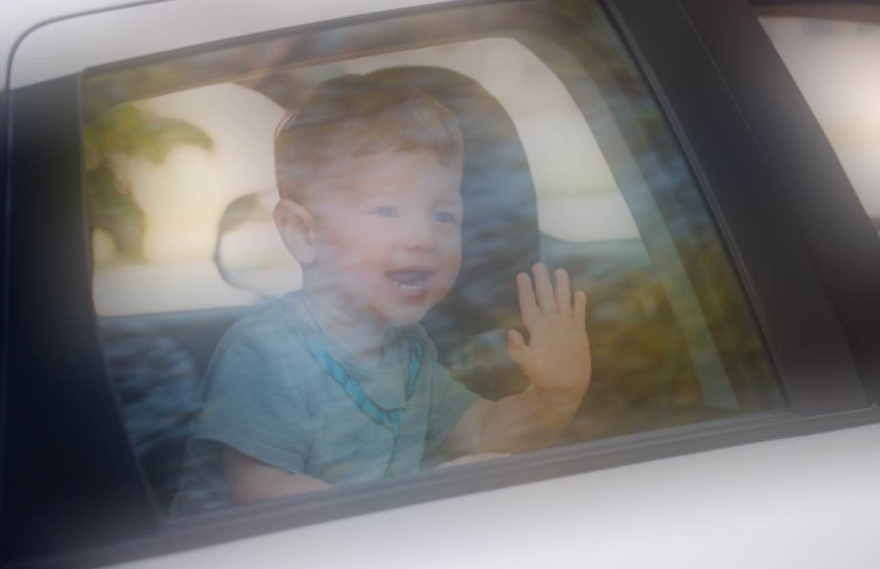 Dornbirn’de Otomobilde Mahsur Kalan 2 Yaşındaki Çocuk Babası Tarafından Kurtarıldı