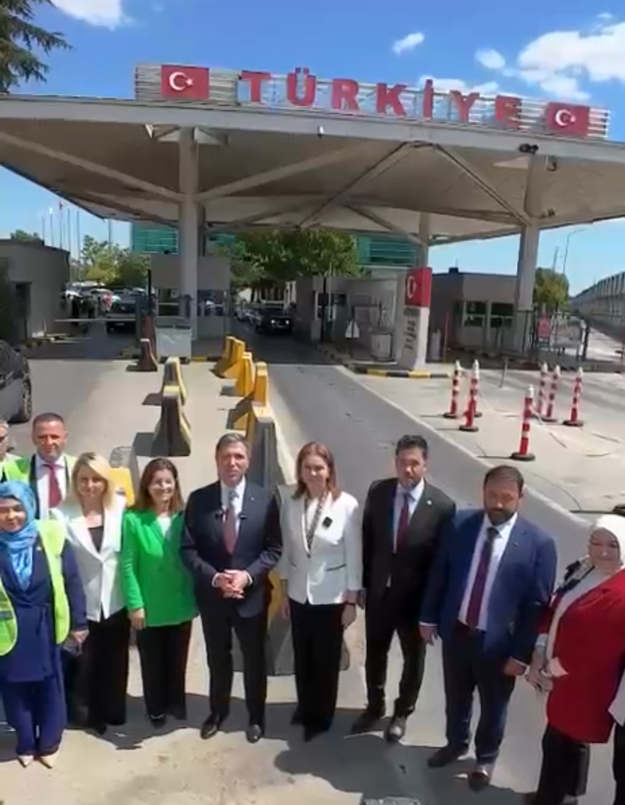 AKP İstanbul Milletvekili Zafer Sırakaya: “Yurt Dışındaki Vatandaşlarımızın Onuru Kırmızı Çizgimizdir”