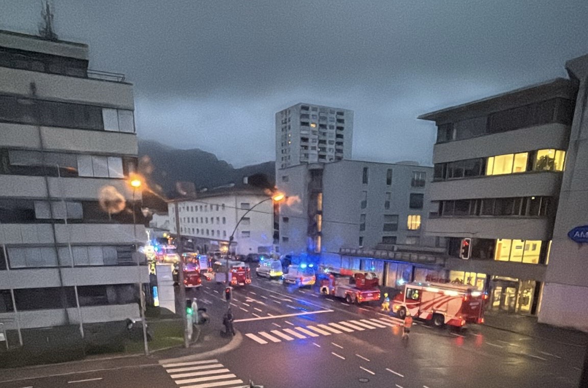Bregenz’de Yangın Paniği: 63 Kişi Tahliye Edildi Bregenz’de Yangın Paniği: 63 Kişi Tahliye Edildi