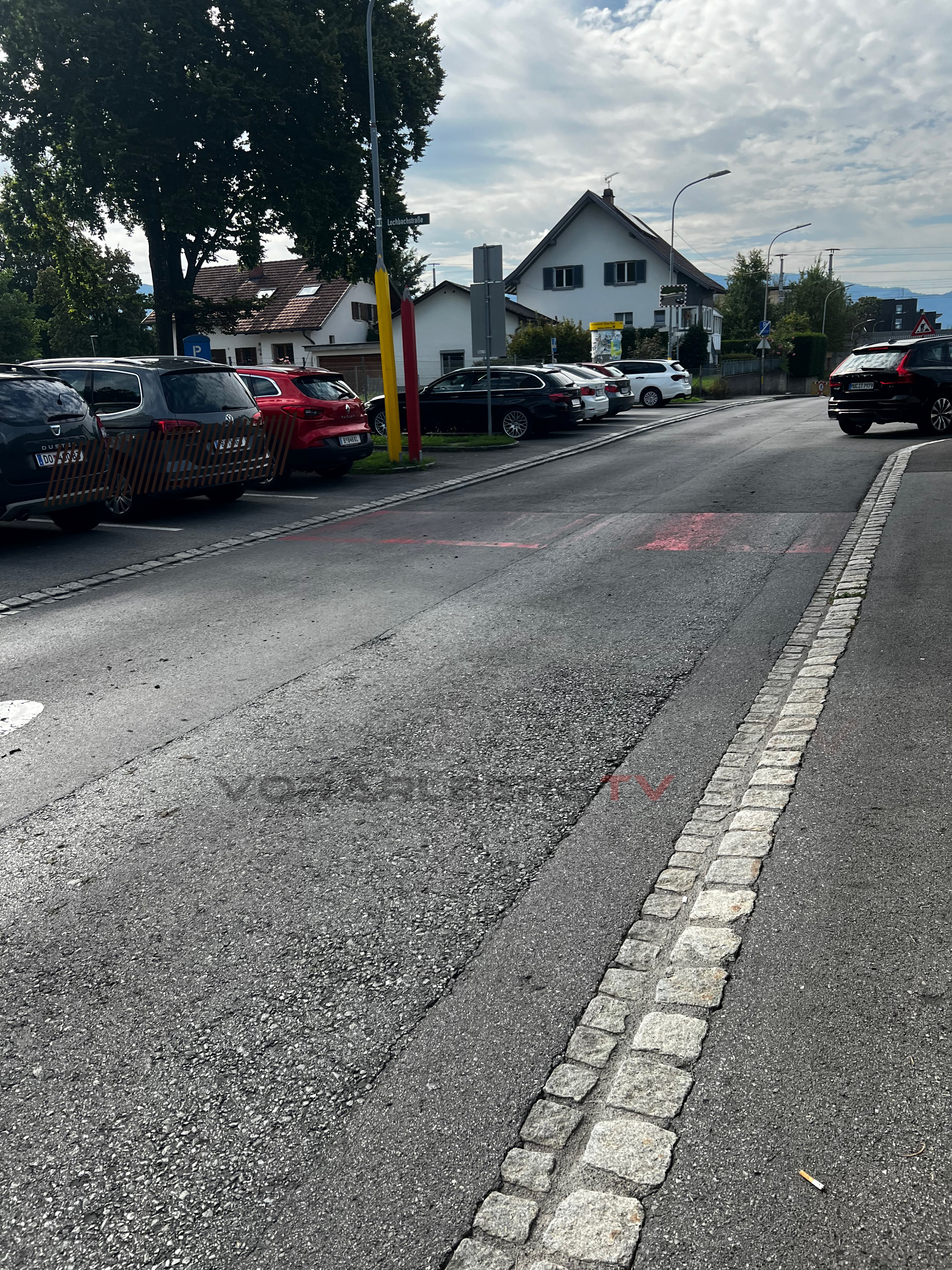 Lautrach-Unterfeld’de Okul Yolunda Güvenlik Sorunu: Yaya Geçidi Belirsizliği Endişe Veriyor Lautrach-Unterfeld’de Okul Yolunda Güvenlik Sorunu: Yaya Geçidi Belirsizliği Endişe Veriyor