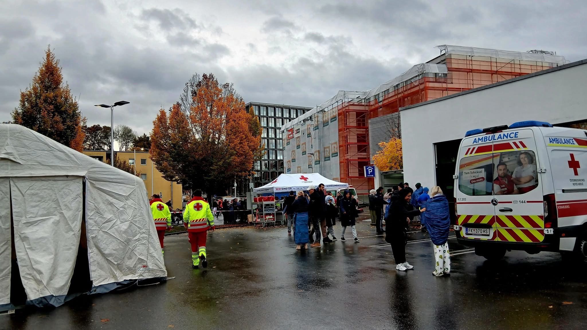 Bregenz’de Türk Ailesinin Evinde Çatı Katı Yangını: 100 Kişi Tahliye Edildi, Kedi Dumandan Etkilendi