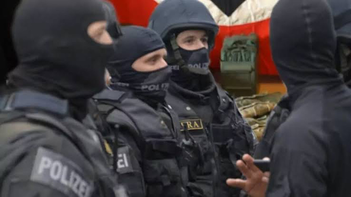 Dornbirn’de Shell Benzin İstasyonunda Silahlı Soygun Girişimi – Polis Zanlıyı Kısa Sürede Yakaladı