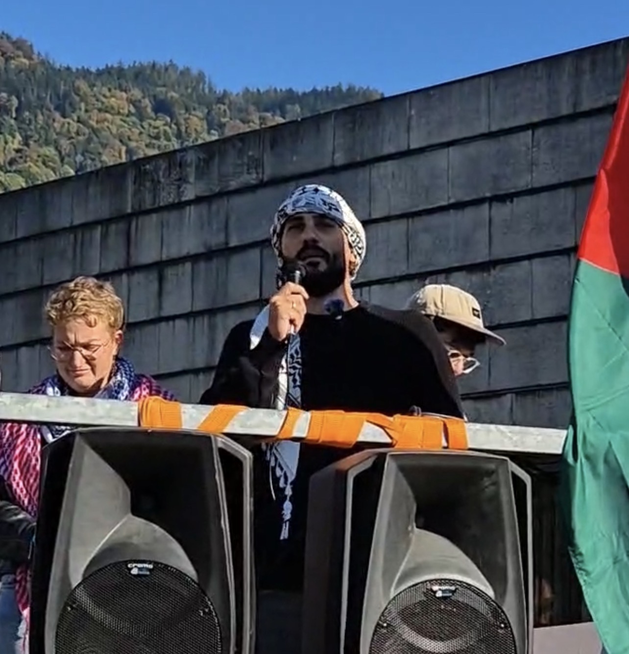 Global Summit Flotilla Üyesi Erol Büyük’ten Duygusal Konuşma: “Biz Kahraman Değiliz, Asıl Kahramanlar Filistinliler” Global Summit Flotilla Üyesi Erol Büyük’ten Duygusal Konuşma: “Biz Kahraman Değiliz, Asıl Kahramanlar Filistinliler”