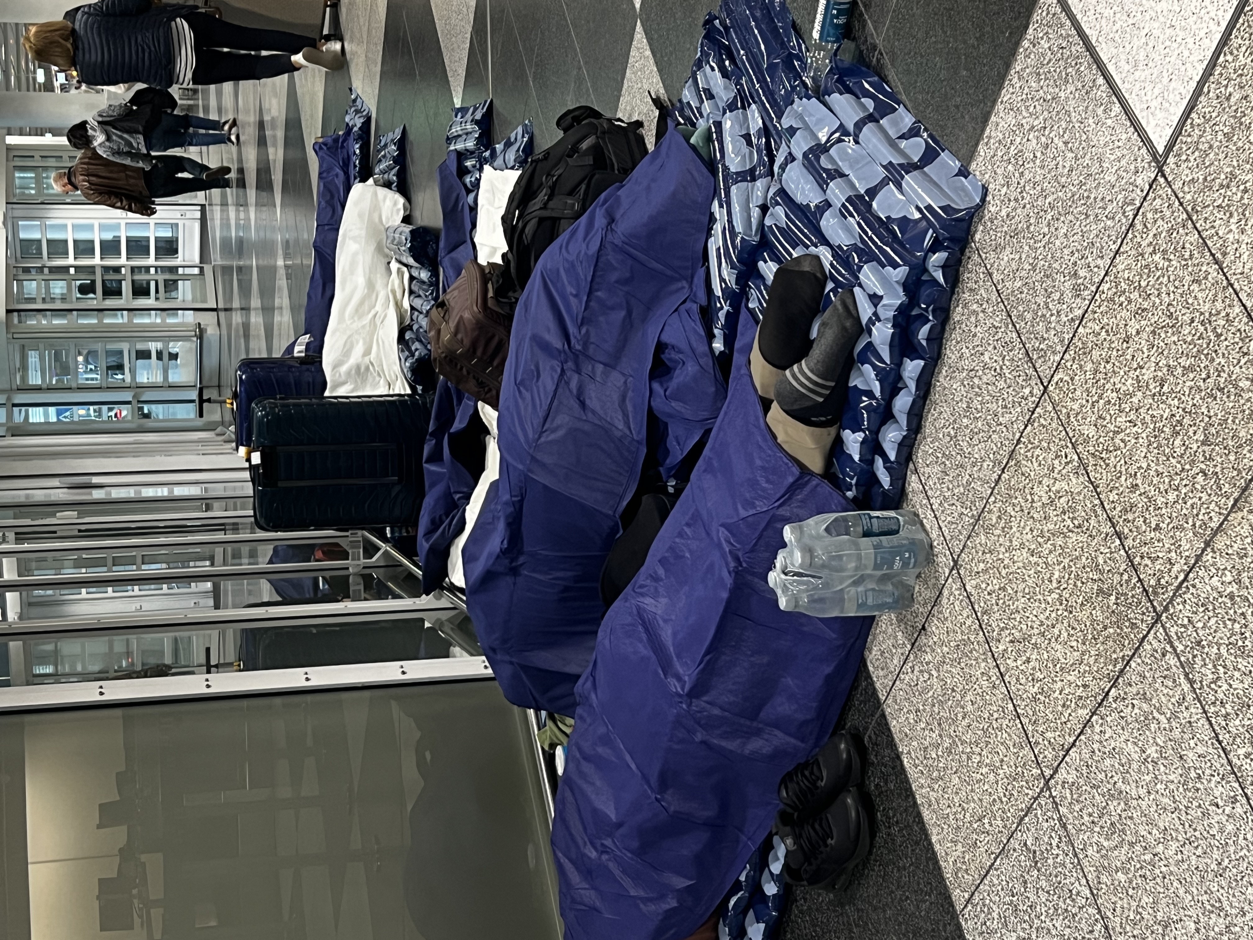 Münih Havalimanı’nda Drone Alarmı: Uçuşlar Durduruldu, Binlerce Yolcu Mağdur Oldu