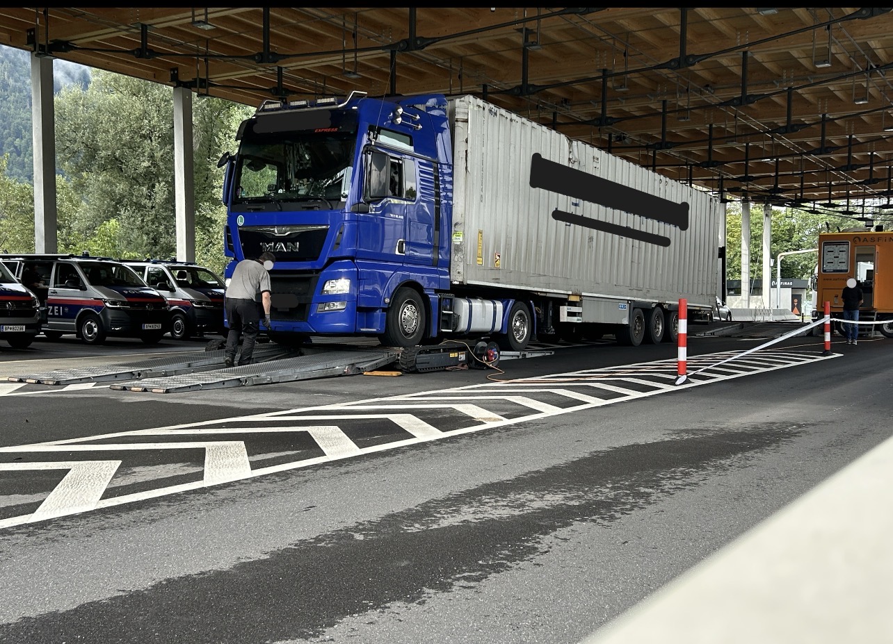 Vorarlberg’de Ağır Vasıtalara Teknik Denetim Yüksek Oranda Kusur Tespit Edildi Vorarlberg’de Ağır Vasıtalara Teknik Denetim Yüksek Oranda Kusur Tespit Edildi