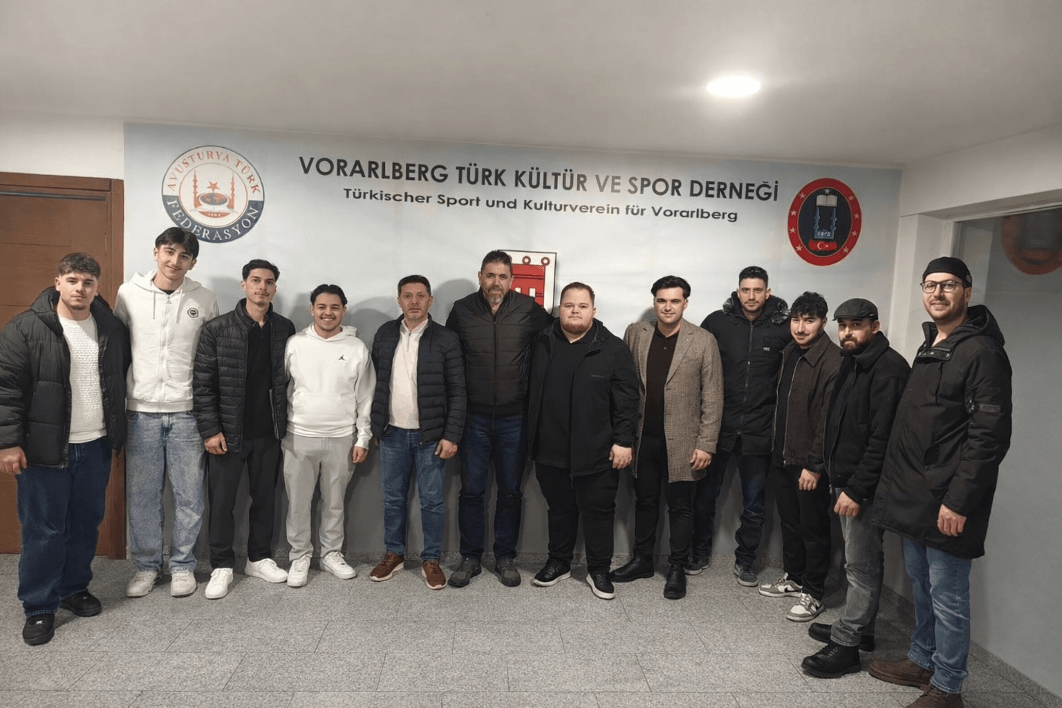 ATİB Vorarlberg Bölge Gençlik Kolları, Vorarlberg Türk Kültür ve Spor Derneği Gençlik Kolları’na anlamlı bir ziyaret gerçekleştirdi. ATİB Vorarlberg Bölge Gençlik Kolları, Vorarlberg Türk Kültür ve Spor Derneği Gençlik Kolları’na anlamlı bir ziyaret gerçekleştirdi.