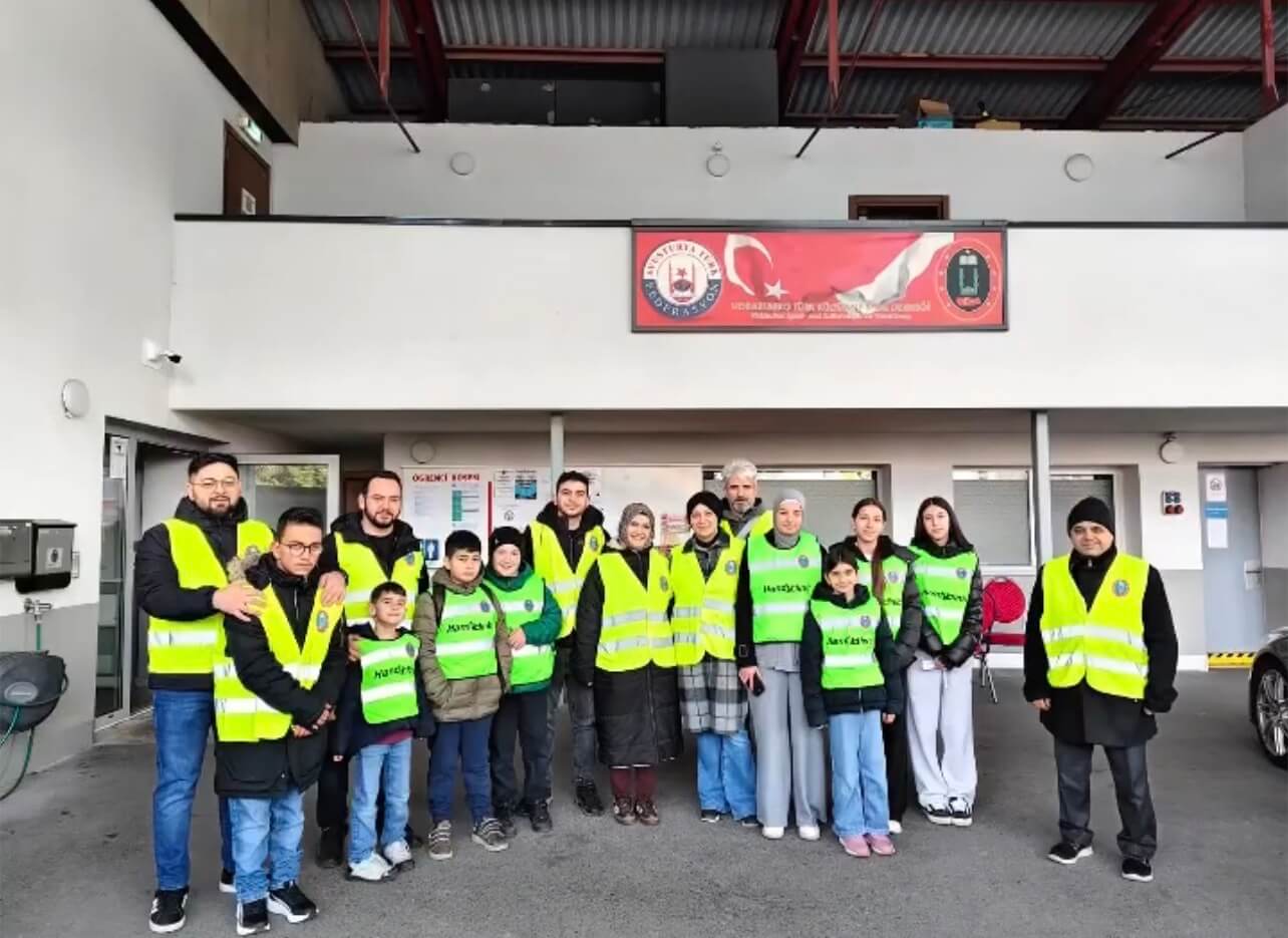 Hard’da Gönüllüler Göl Kıyısını Temizledi