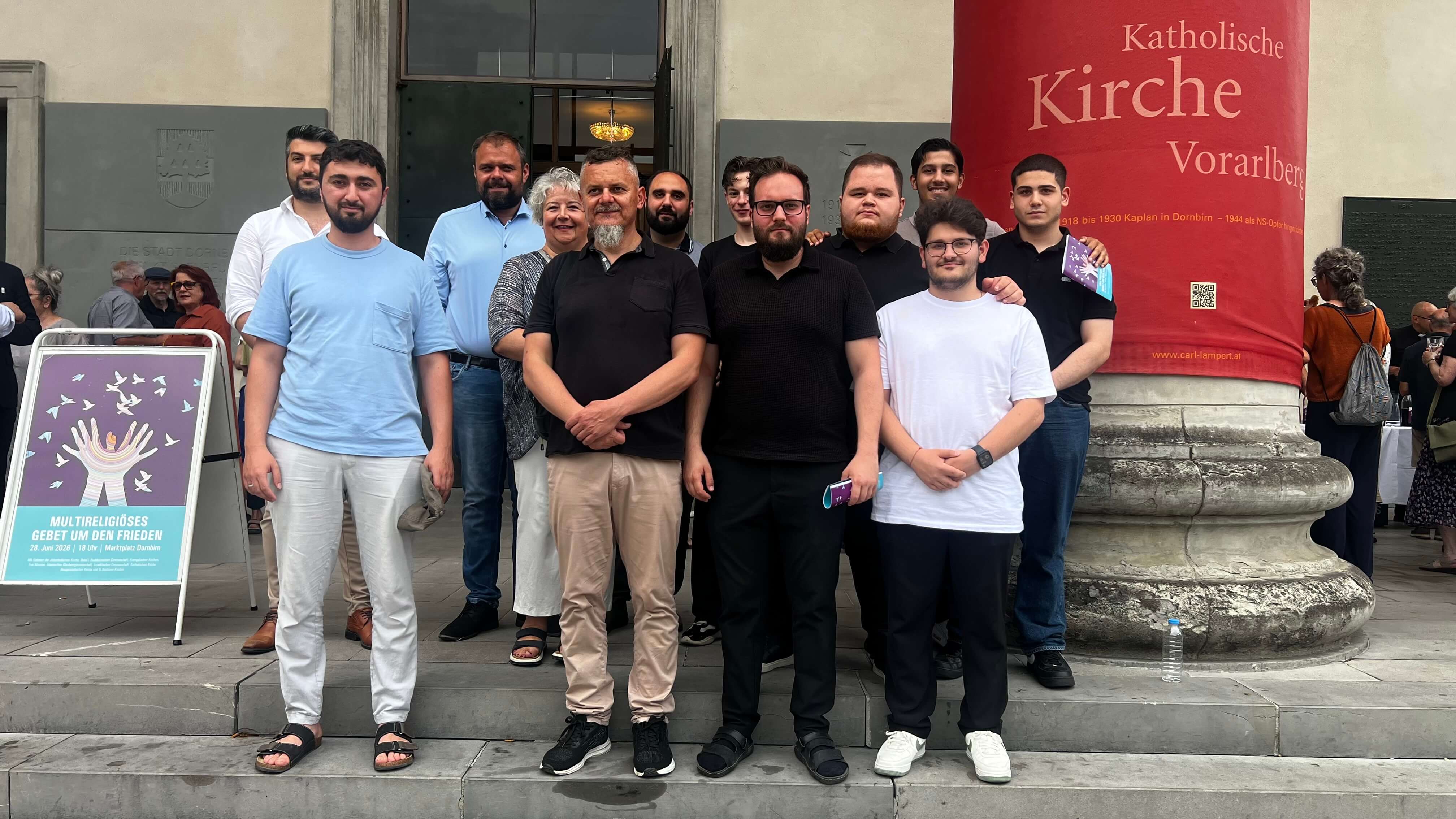 Dornbirn’de Dini Kuruluşlardan Ortak Barış Mesajı: Farklı İnançlar Aynı Meydanda Dua Etti