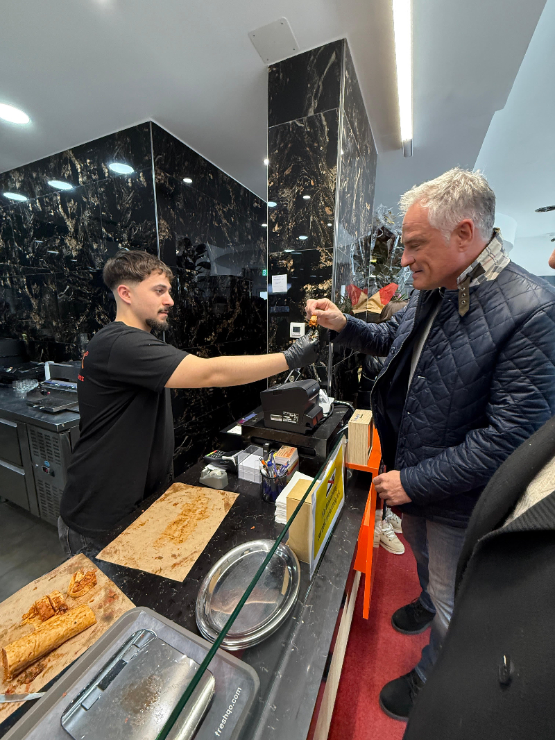 Bludenz’e Yeni Bir Lezzet Noktası: Çiğköfte Cafe Görkemli Bir Açılışla Kapılarını Açtı!
